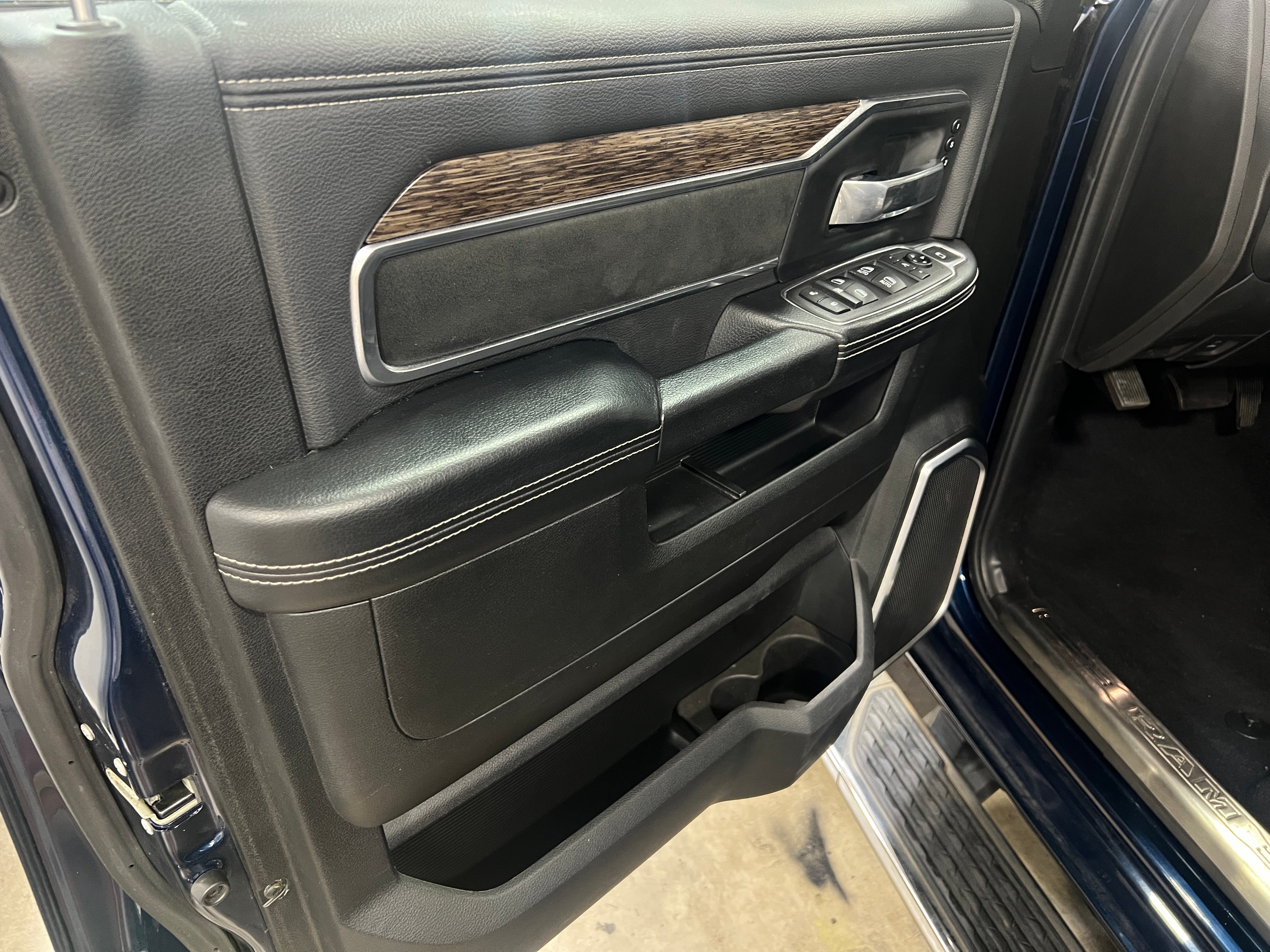 ram ram 3500 pickup 2021 3C63R3ELXMG700513 image ram ram 3500 pickup 2021 3C63R3ELXMG700513 image